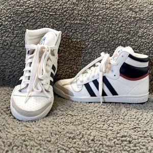 (Throwback) Adidas “Top Ten” Hightop Sneakers.